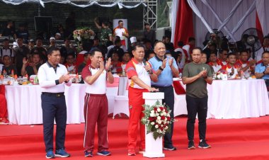 Wakasad Dampingi Panglima TNI Lepas Peserta Lomba Lari “Panglima TNI Run”