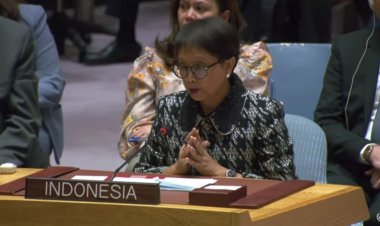 Menteri Luar Negeri Retno melakukan aksi walkout saat Duta Besar Israel memberikan pidato di Dewan Keamanan PBB
