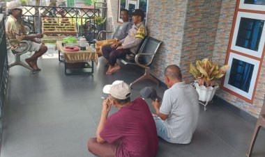 "Bripka Atprizon, Bhabinkamtibmas Desa Sungai Nyiur, Teluk Belengkong, Gencar Melakukan Giat Pemantauan Pemilu Damai 2024"