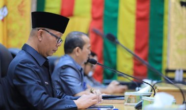 Sekda Kota Pekanbaru, Indra Pomi Nasution, Tanggapi Pandangan Umum Fraksi terkait LKPj Pemerintah Kota Tahun 2024