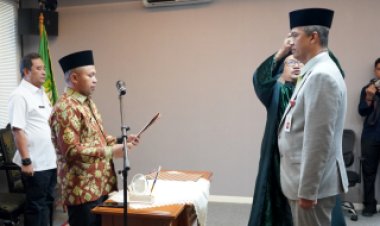 Gubri Abdul Wahid Lantik M Job Kurniawan sebagai Pj Sekda Riau