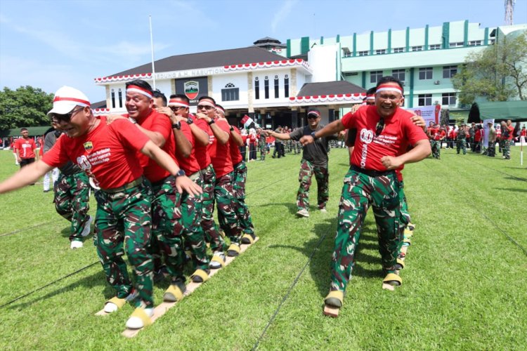 Ribuan Warga Meriahkan Lomba HUT RI ke-80 di Makodam I/BB Medan