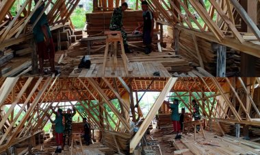 Babinsa Juwangi Silaturahmi dengan Pengrajin Mebel Boyolali