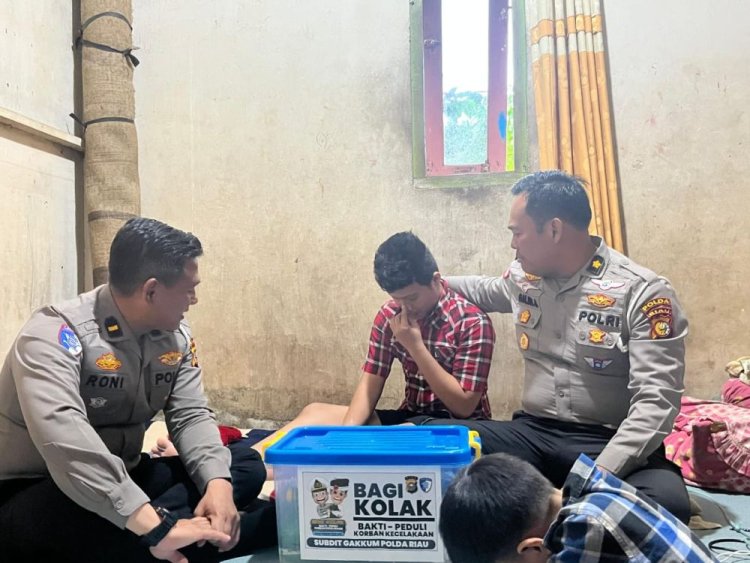 Ditlantas Polda Riau Gelar Program "Bagi Kolak" Peduli Korban Kecelakaan