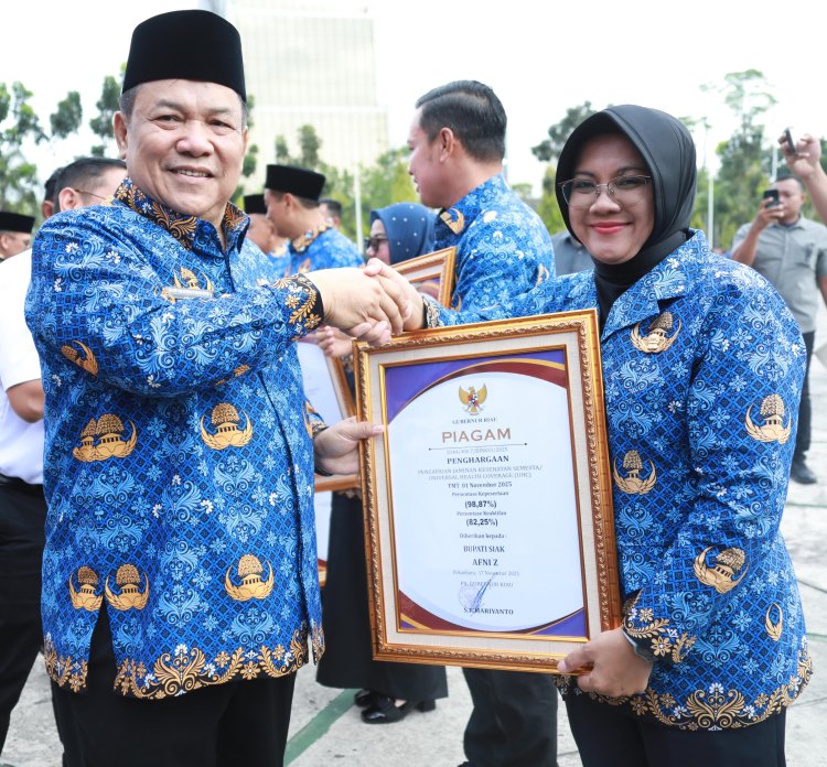 Pemkab Siak Raih Penghargaan UHC pada HKN 2025