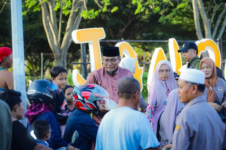 Pererat Silaturahmi Ramadhan, Wawako Dumai Sugiyarto Pimpin Aksi Berbagi 1.500 Takjil Bersama PBSR dan All Scooterist Dumai