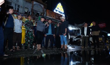 Wako Pekanbaru Tinjau Banjir, Drainase Tersumbat Jadi Sorotan