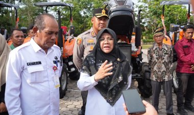 Bupati Afni Salurkan Alsintan Rp8,7 Miliar untuk Petani Siak