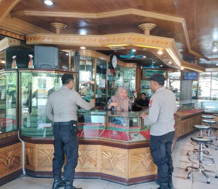 Personel Polsek Pangkalan Kerinci Giat Patroli C3 di Sejumlah Tempat Keramaian