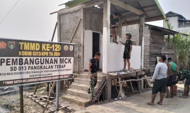 Hadirkan Fasilitas Sehat ,Satgas TMMD Ke 129 Kodim 0313/KPR  Membangunan MCK SD 013 Pangkalan Terap Segera Siap Digunakan