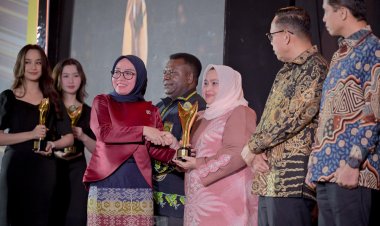 Kasmarni Raih Penghargaan Bakti Koperasi 2026
