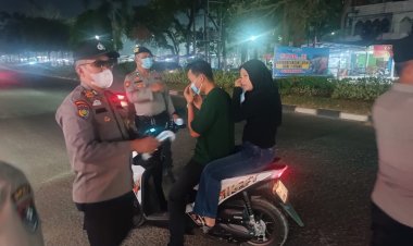 Polsek Pangkalan Kerinci Bagikan Masker, Wujud Kepedulian Polri Lindungi Kesehatan Masyarakat