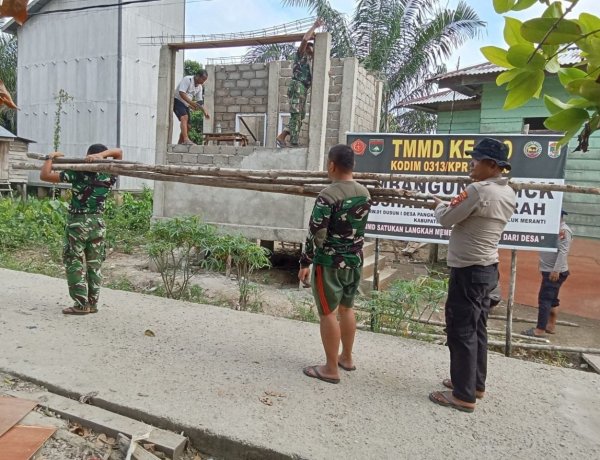 TMMD ke-129 Kodim 0313/KPR: Gotong Royong Kerjakan Pembangunan MCK Masjid Al-Hijrah di Dusun 1 Capai Progres 70 Persen