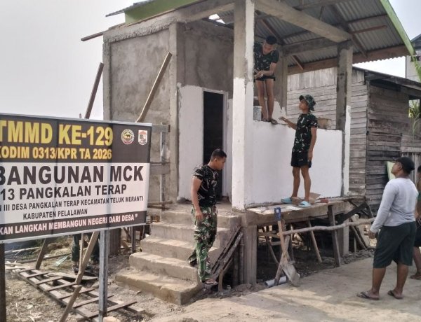 Hadirkan Fasilitas Sehat ,Satgas TMMD Ke 129 Kodim 0313/KPR  Membangunan MCK SD 013 Pangkalan Terap Segera Siap Digunakan